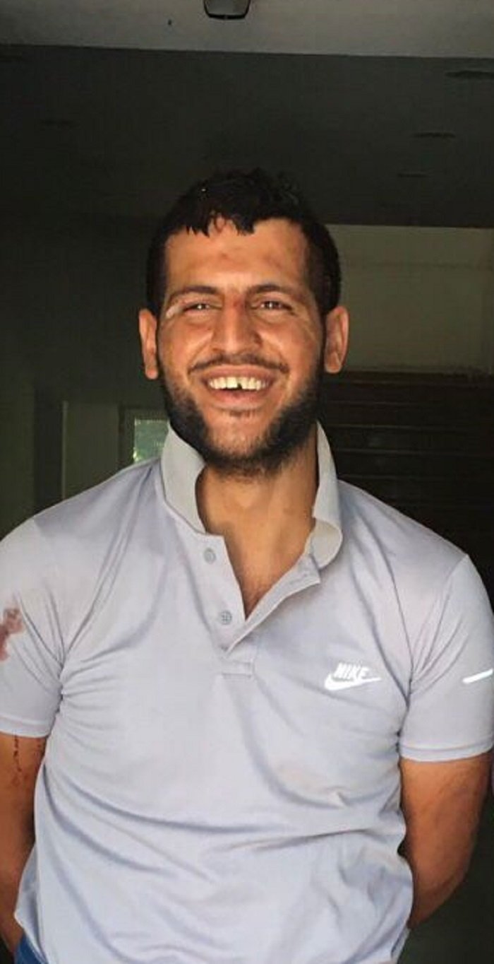 5 akrabasını bıçakladı, ormanda çıplak yakalandı