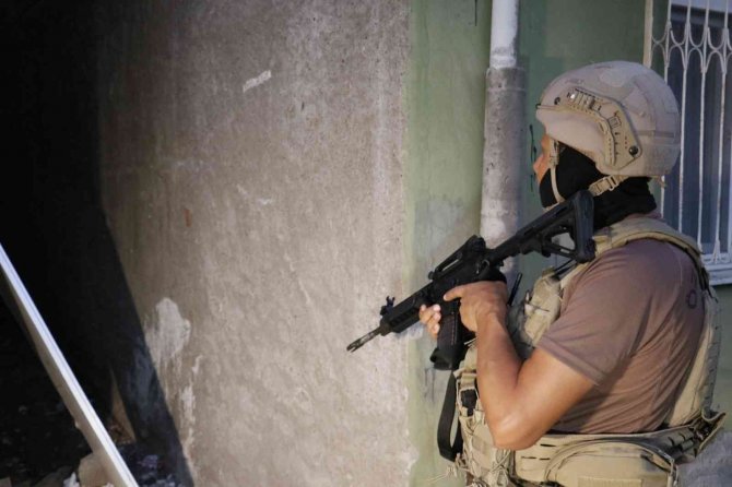 Adana’da DEAŞ operasyonu: 5 gözaltı