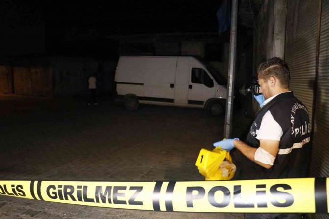 Adana’da silahlı ve bıçaklı kavga: 2 yaralı