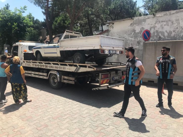 Anne kızın olduğu otomobile çarpıp kaçan kamyonet şoförü yakalandı 