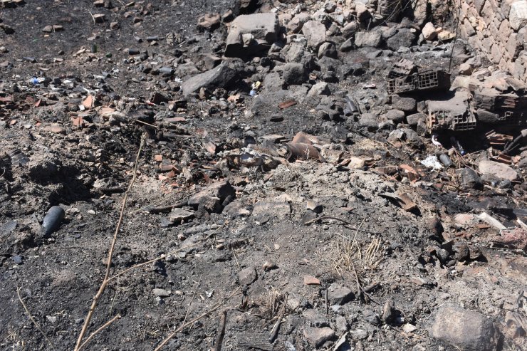 Çeşme'de yanan alan dronla görüntülendi