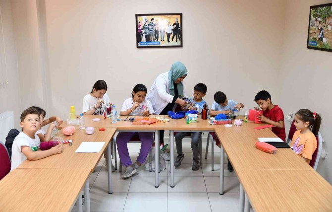 Çocuklar yaz tatilini verimli geçiriyor