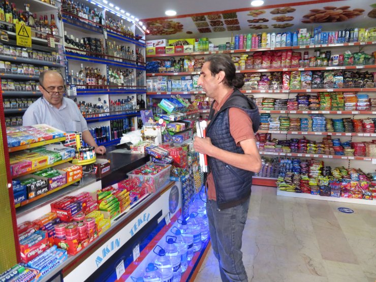 Görme engelliye tekme tokat saldırı kamerada