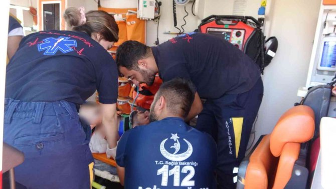 Hafif ticari araç takla atarak karşı şeride geçti: 1 yaralı