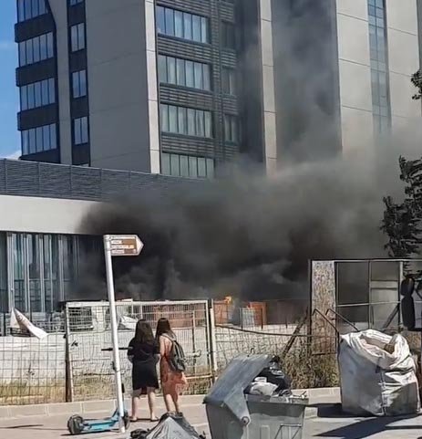 Hastane bahçesinde yangın