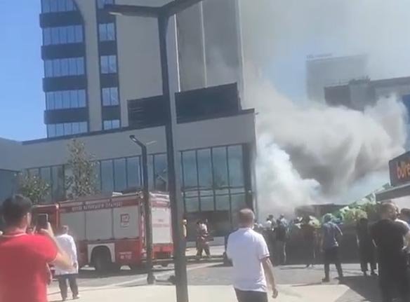 Hastane bahçesinde yangın