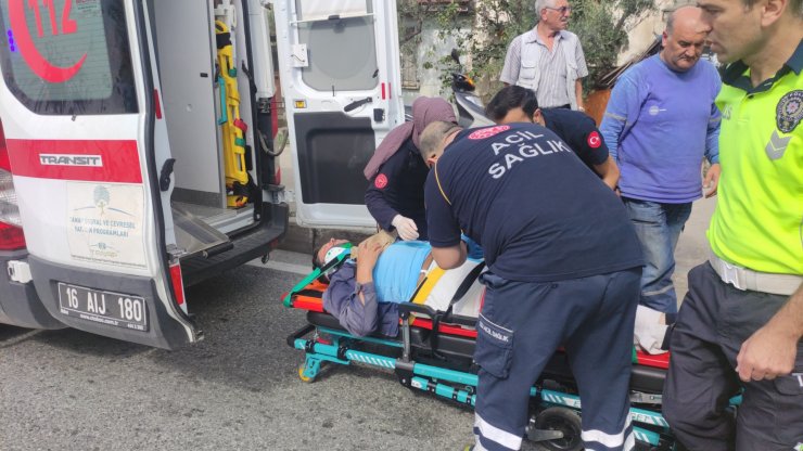 Kamyonun yandan çarptığı motosikletin sürücüsü yaralandı