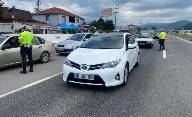 Kural tanımayan sürücülere ceza yağdı