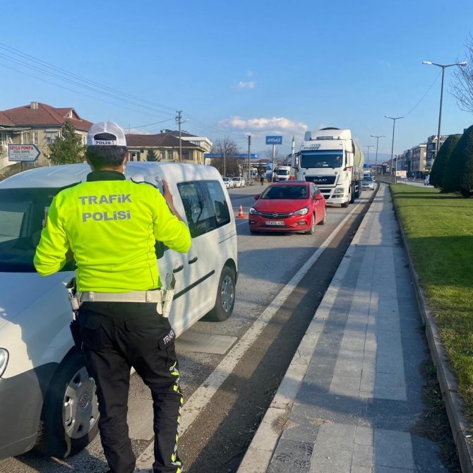Kural tanımayan sürücülere ceza yağdı