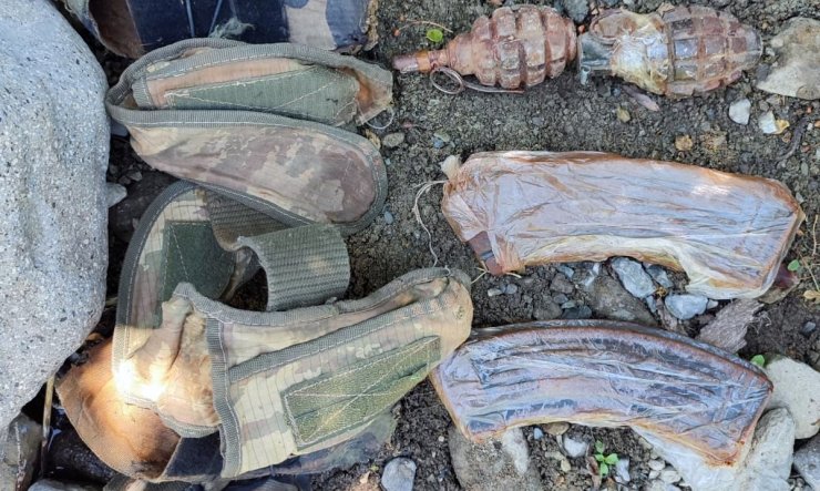 Tunceli'de teröristlere ait mühimmat ele geçirildi