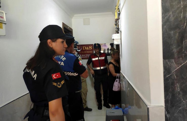 'Ünlülerin psikoloğu'nun diploması ve klinik açma yetkisi yokmuş