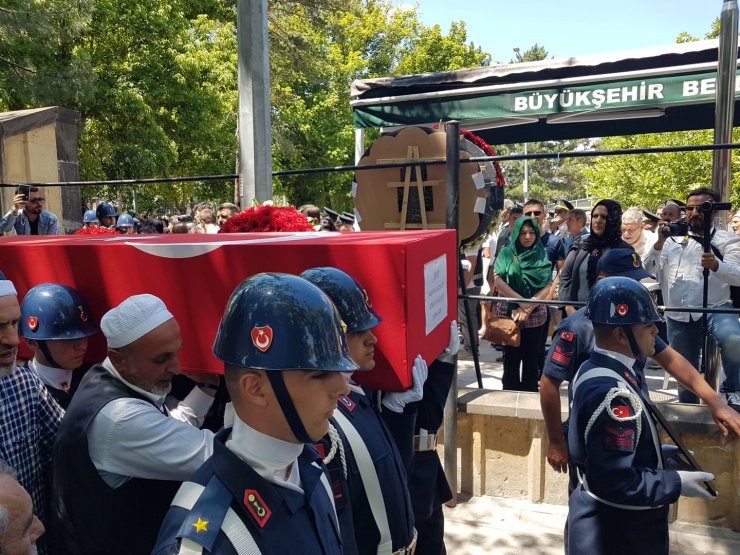 Şehit Uzman Çavuş Bozkurt, son yolculuğuna uğurlandı