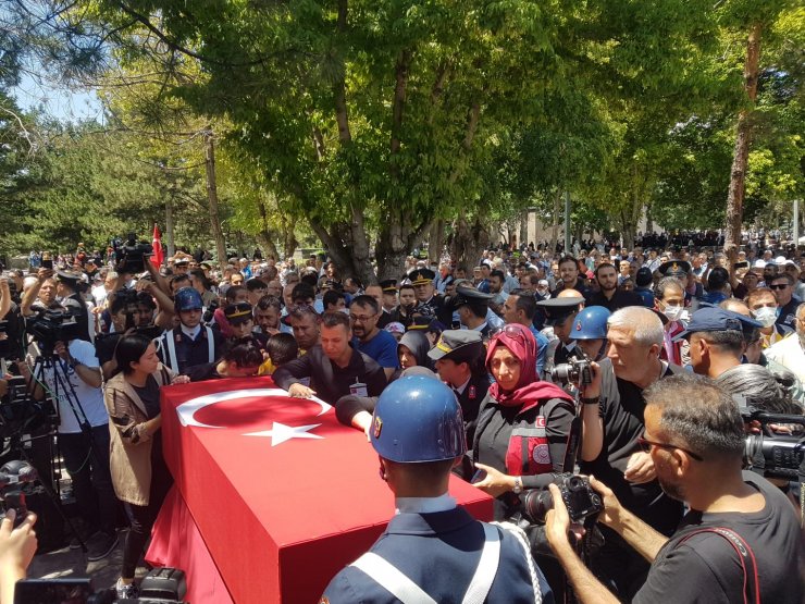 Şehit Uzman Çavuş Bozkurt, son yolculuğuna uğurlandı