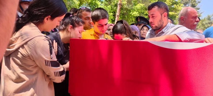 Şehit Uzman Çavuş Bozkurt, son yolculuğuna uğurlandı