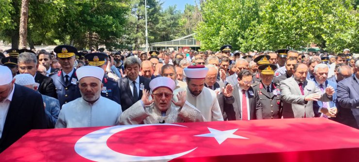Şehit Uzman Çavuş Bozkurt, son yolculuğuna uğurlandı