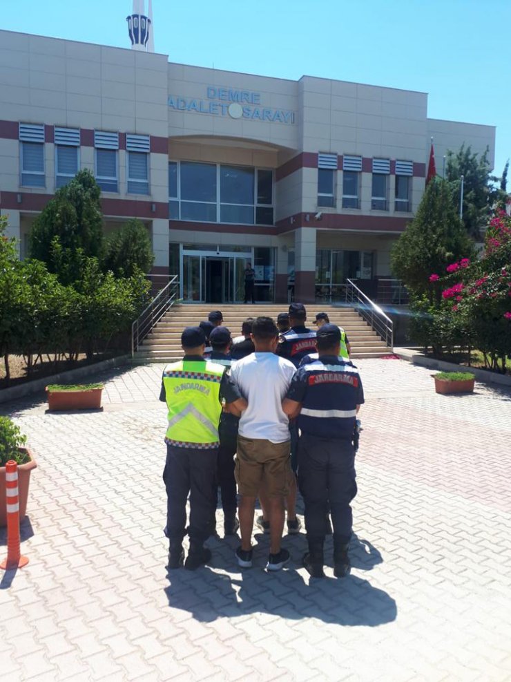 Yurt dışına kaçmak isteyen FETÖ üyeleri yakalandı