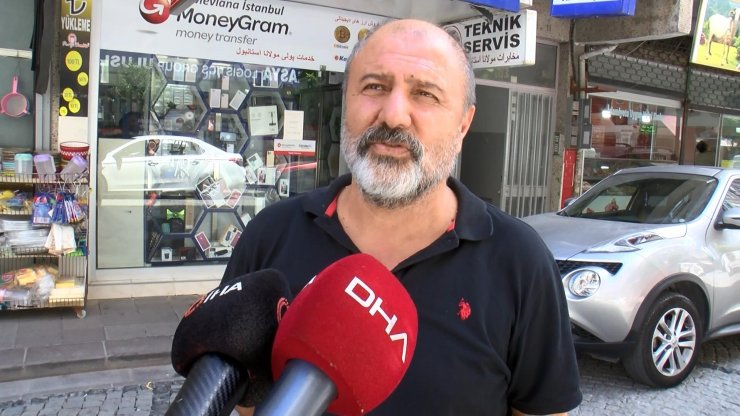 Zeytinburnu'nda yoldan geçerken silahla yaralandı