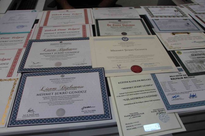 30 yaşında eğitim aşkı, 10 yılda 7 üniversite bitirdi