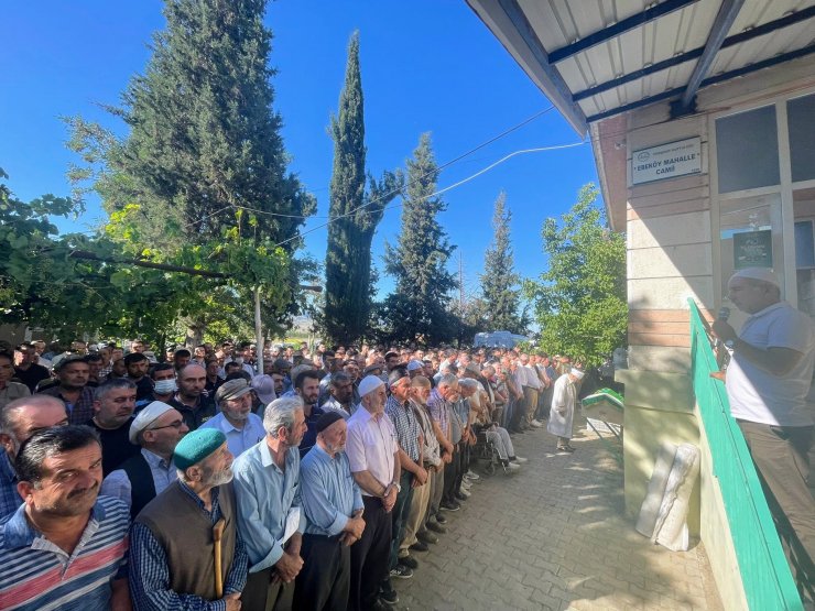 Arazi anlaşmazlığı nedeniyle öldürülen amca- yeğen toprağa verildi