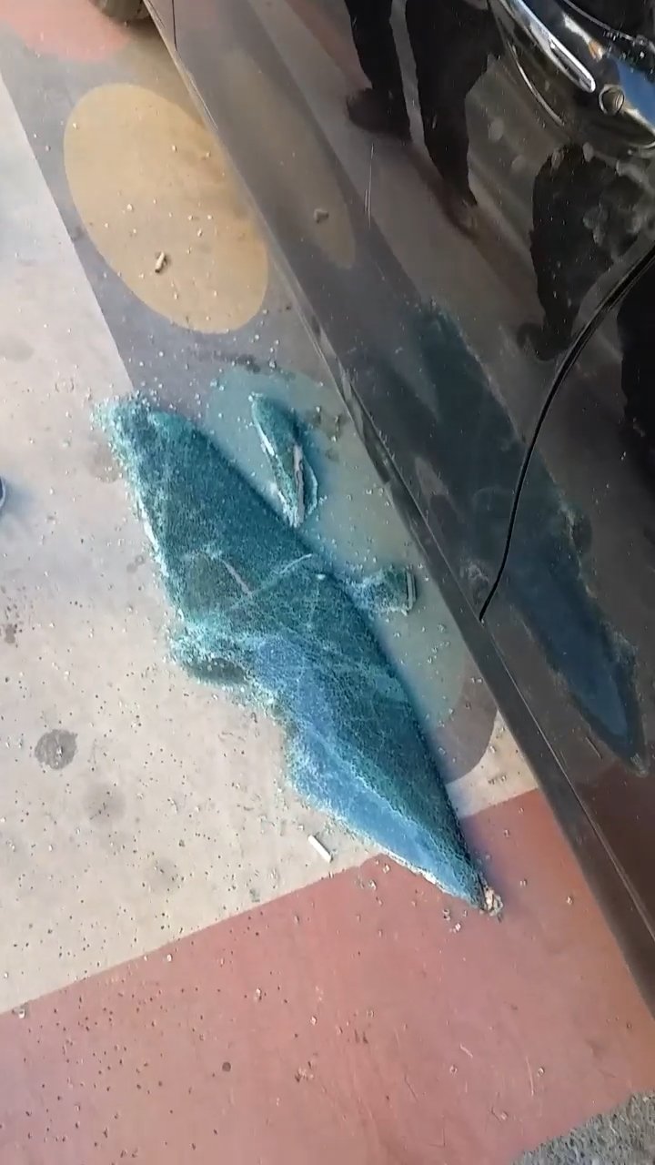 Bağcılar'da iki lüks otomobilden hayalet gösterge hırsızlığı kamerada