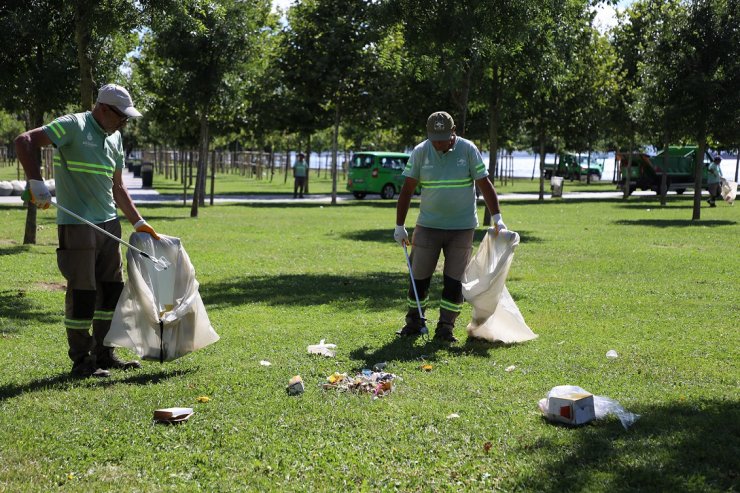 Bayram tatilinde  yeşil alanlarda 1200 ton çöp toplandı
