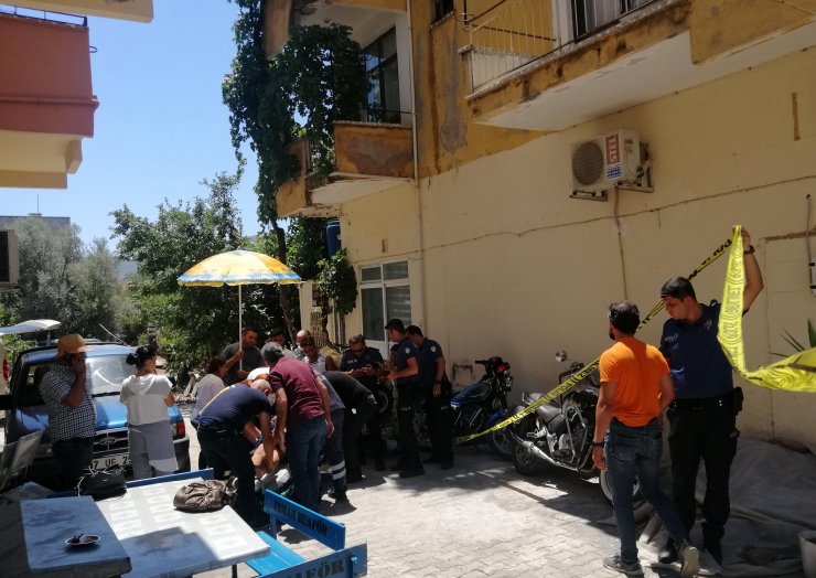 Berber dükkanı önünde otururken vuruldu; kimin ateş ettiği araştırılıyor