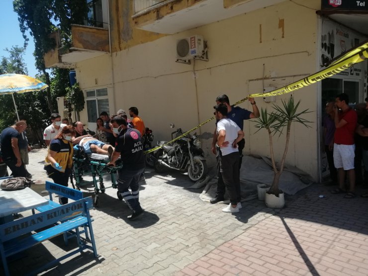 Berber dükkanı önünde otururken vuruldu; kimin ateş ettiği araştırılıyor