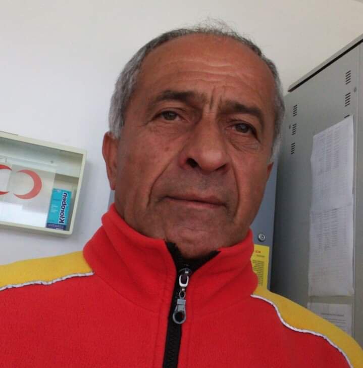 Berber dükkanı önünde otururken vuruldu; kimin ateş ettiği araştırılıyor