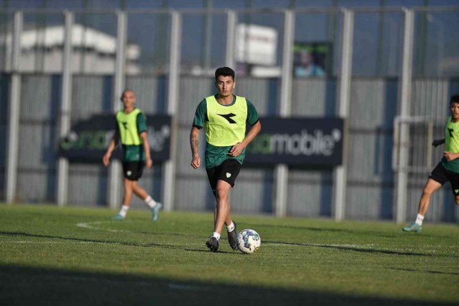 Bursaspor’da hazırlıklar sürüyor