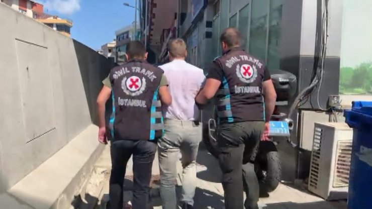 Çekmeköy'de trafikte drift yaptı; ehliyetine el konuldu