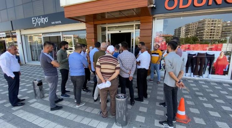 CHP İl Başkanlığı’na giden kayyum heyeti ile partililer arasında gerginlik