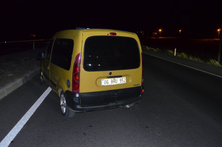 Hafif ticari aracın bagaj kapısı açılınca yola düşen bebeğin cenazesi teslim edildi