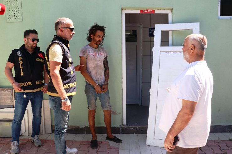 İmamdan caminin tuvalet kapısını çalan hırsıza: Bir daha böyle şeyler yapma