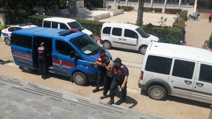 İzinsiz keçiboynuzu toplarken uyaran 3 kişiden 1’ini öldürüp 2’sini de yaralayan 3 şüpheli adliyede