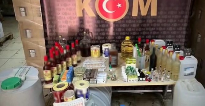 İzmir’in 6 ilçesinde sahte içki şebekesine operasyon: 32 gözaltı