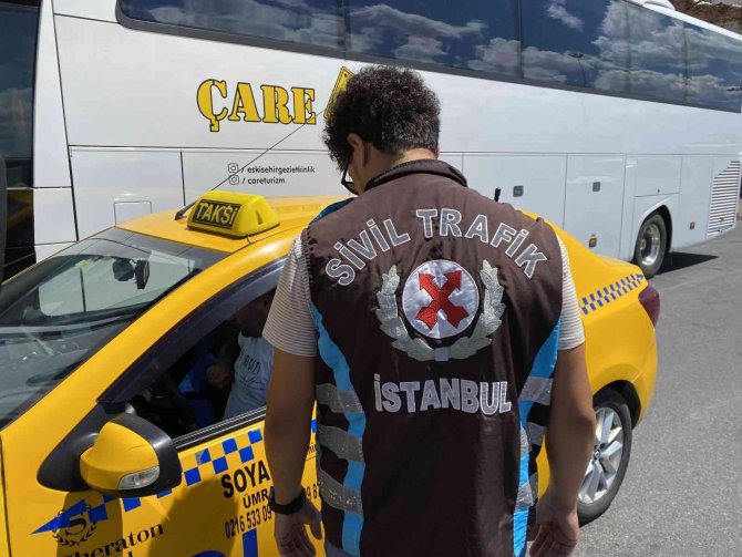 Kadıköy’de taksi denetiminde ceza kesilen sürücü: “Allah’tan gelen sorunum var”