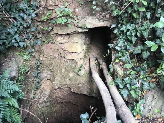 Keşfedilmemiş 7 asırlık gizli tüneli defineciler talan etti