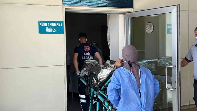 Kimyasalla temas eden 3 işçi hastaneye kaldırıldı