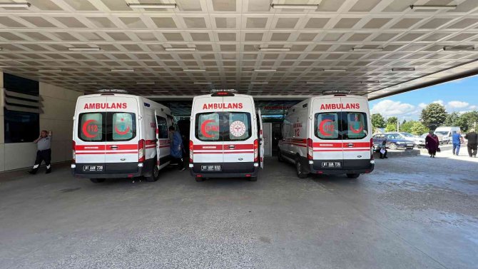 Kimyasalla temas eden 3 işçi hastaneye kaldırıldı