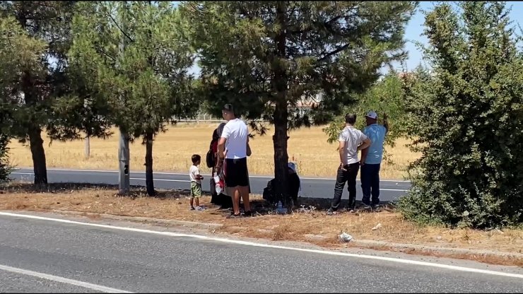 Minibüsün su deposunu açtı yüzü yandı