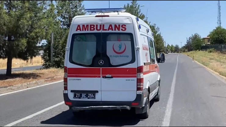 Minibüsün su deposunu açtı yüzü yandı