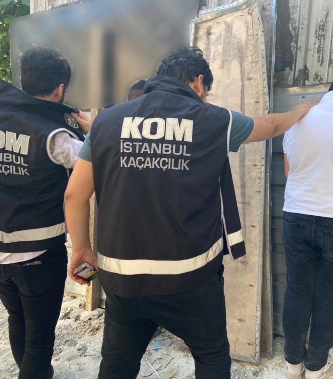 Sahte içki için hazırlanan 7 bin 600 litre alkollü sıvı ele geçirildi