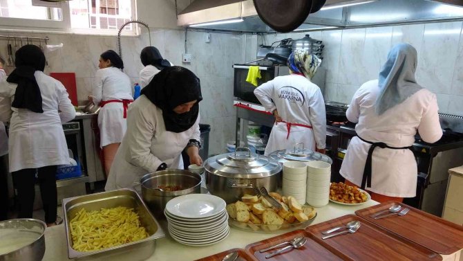 Turizm sezonunda aşçılık kursuna yoğun ilgi