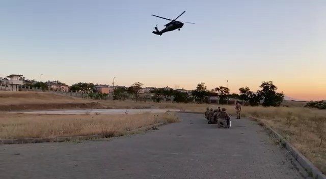 Yaylada rahatsızlan kadın yolda kalınca helikopter ile hastaneye kaldırıldı