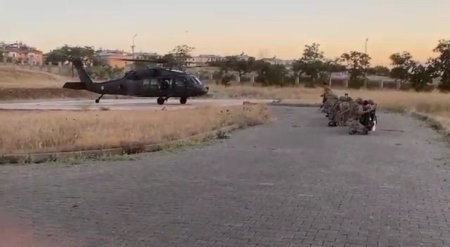 Yaylada rahatsızlan kadın yolda kalınca helikopter ile hastaneye kaldırıldı