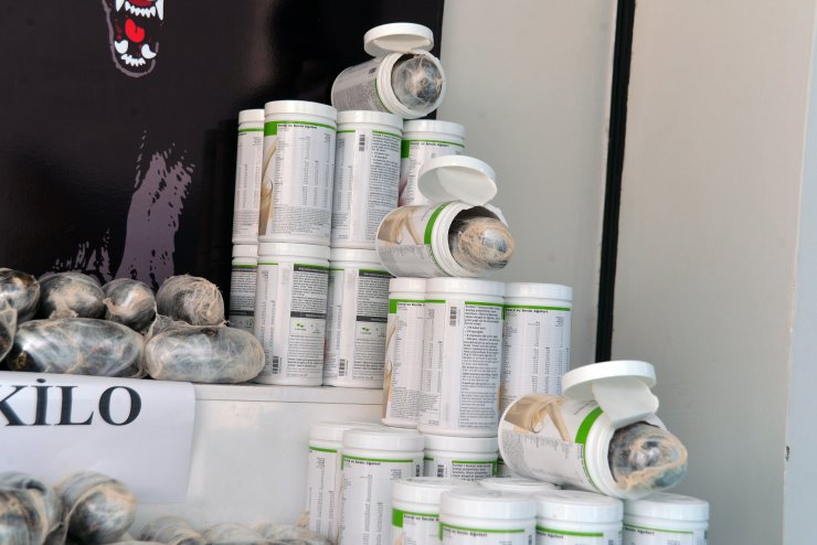 23 kilo esrarla yakalandı; 'Adana sıcağını merak edip, gezmeye geldim' dedi