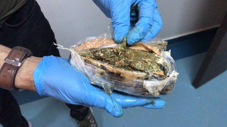 23 kilo esrarla yakalandı; 'Adana sıcağını merak edip, gezmeye geldim' dedi