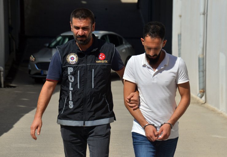 23 kilo esrarla yakalandı; 'Adana sıcağını merak edip, gezmeye geldim' dedi