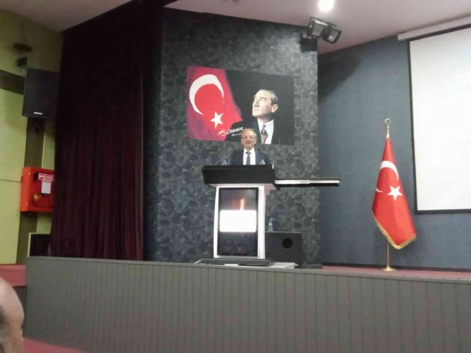 Aile Okulu Projesi ile anne ve babalar okul sıralarına oturuyor