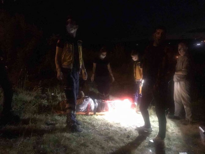 Alkol alırken 20 metrelik şarampole yuvarlandı